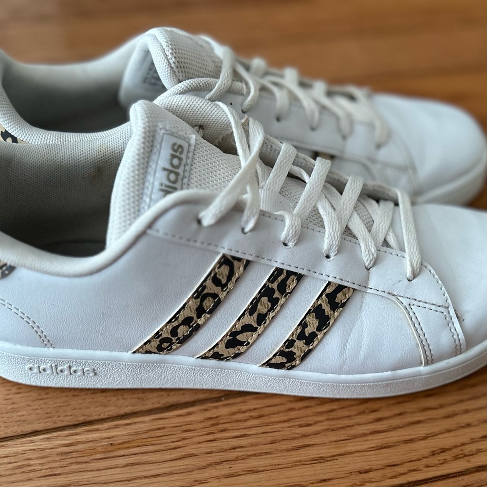 Adidas Grand Court 2.0, big kid/unisex size 7